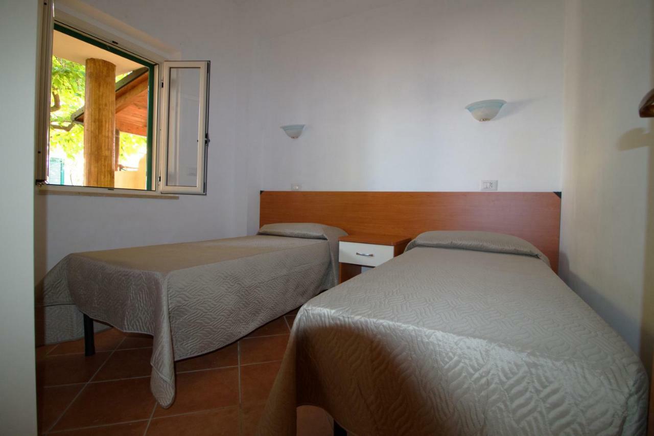Aparthotel Baia Di Zambrone Exterior foto