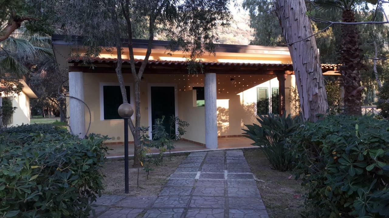 Aparthotel Baia Di Zambrone Exterior foto